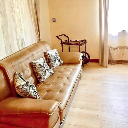 Spacious House In Flic En Flac With Shared Pool Екстер'єр фото