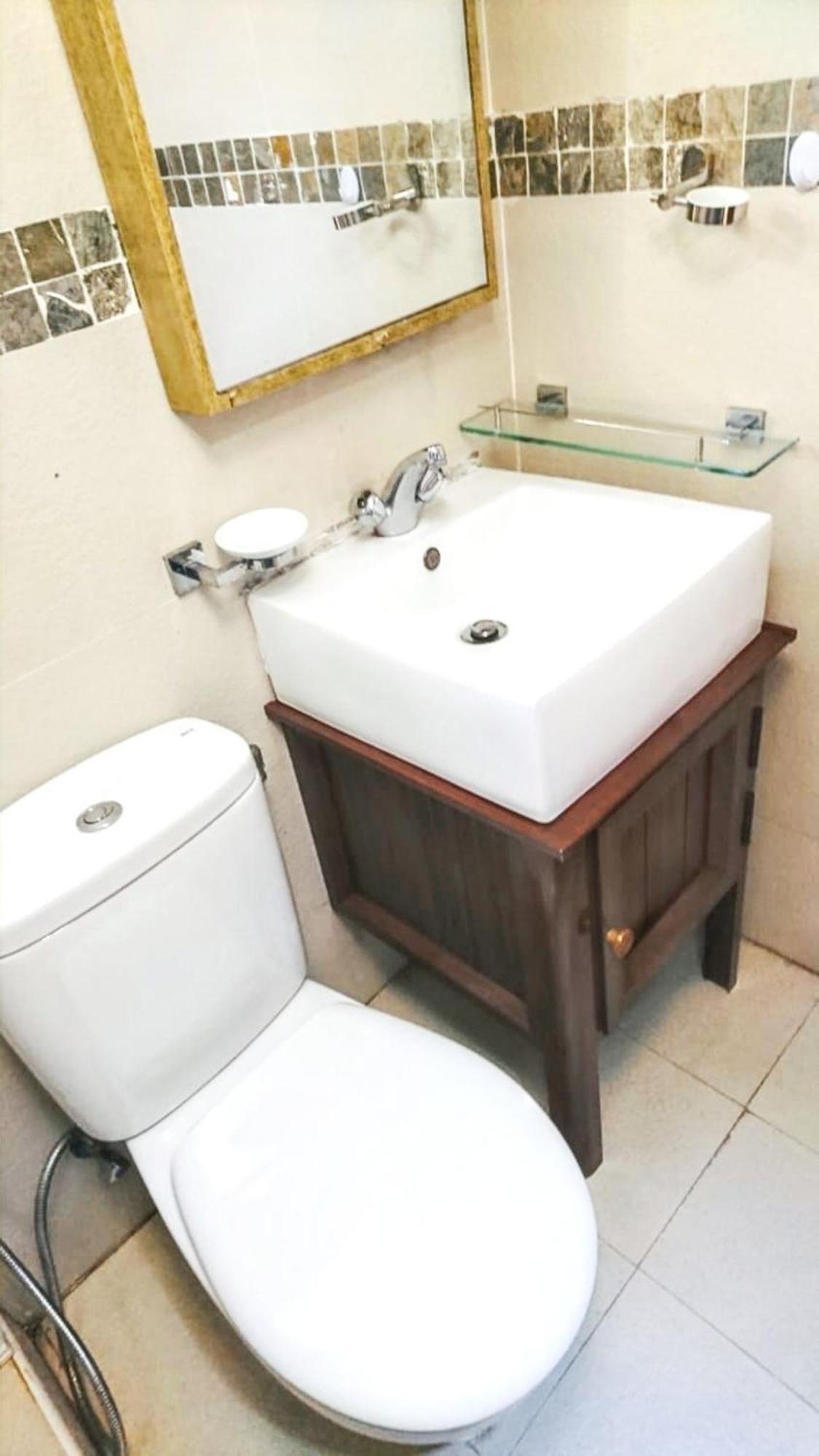 Spacious House In Flic En Flac With Shared Pool Екстер'єр фото