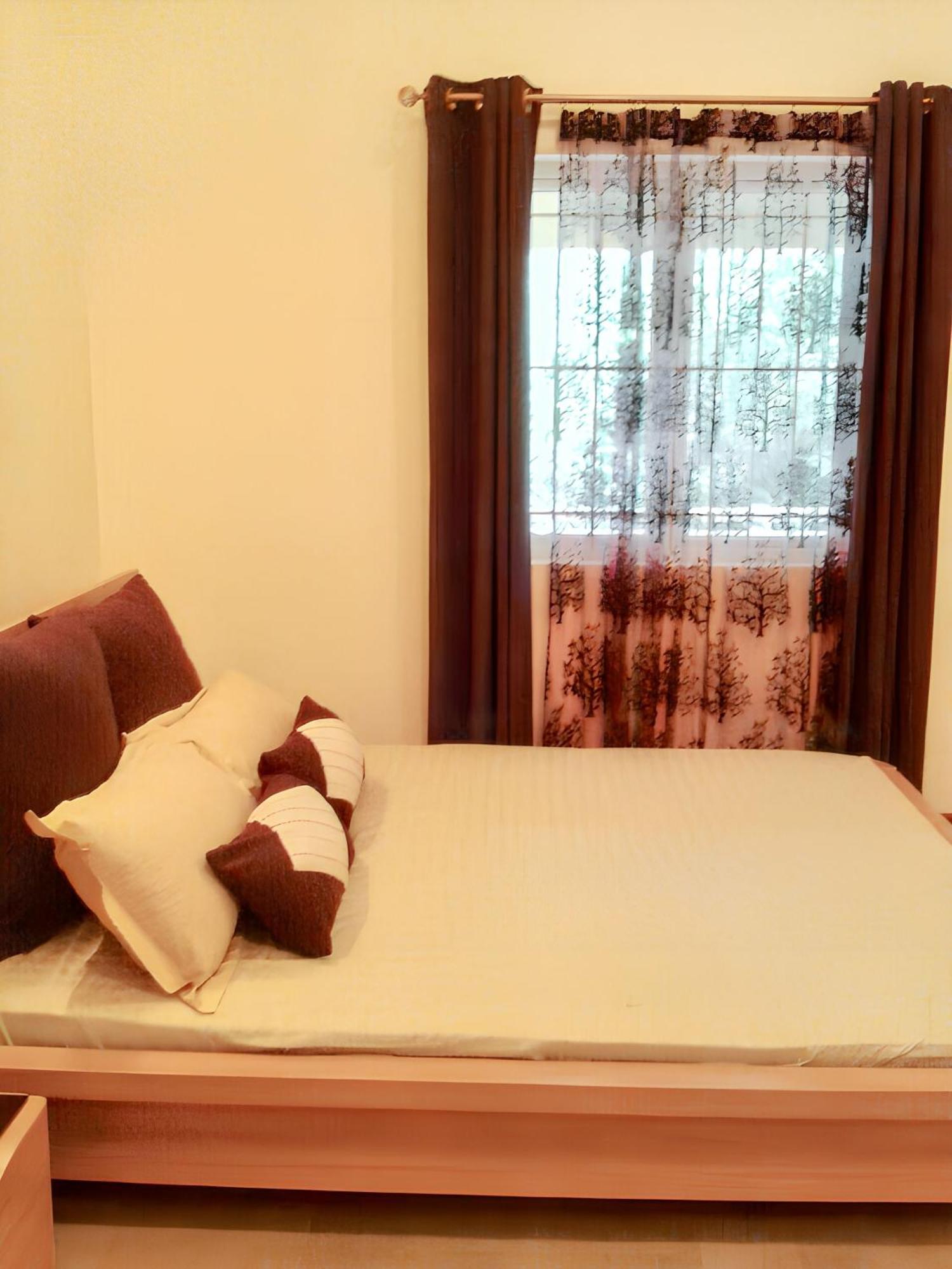Spacious House In Flic En Flac With Shared Pool Екстер'єр фото